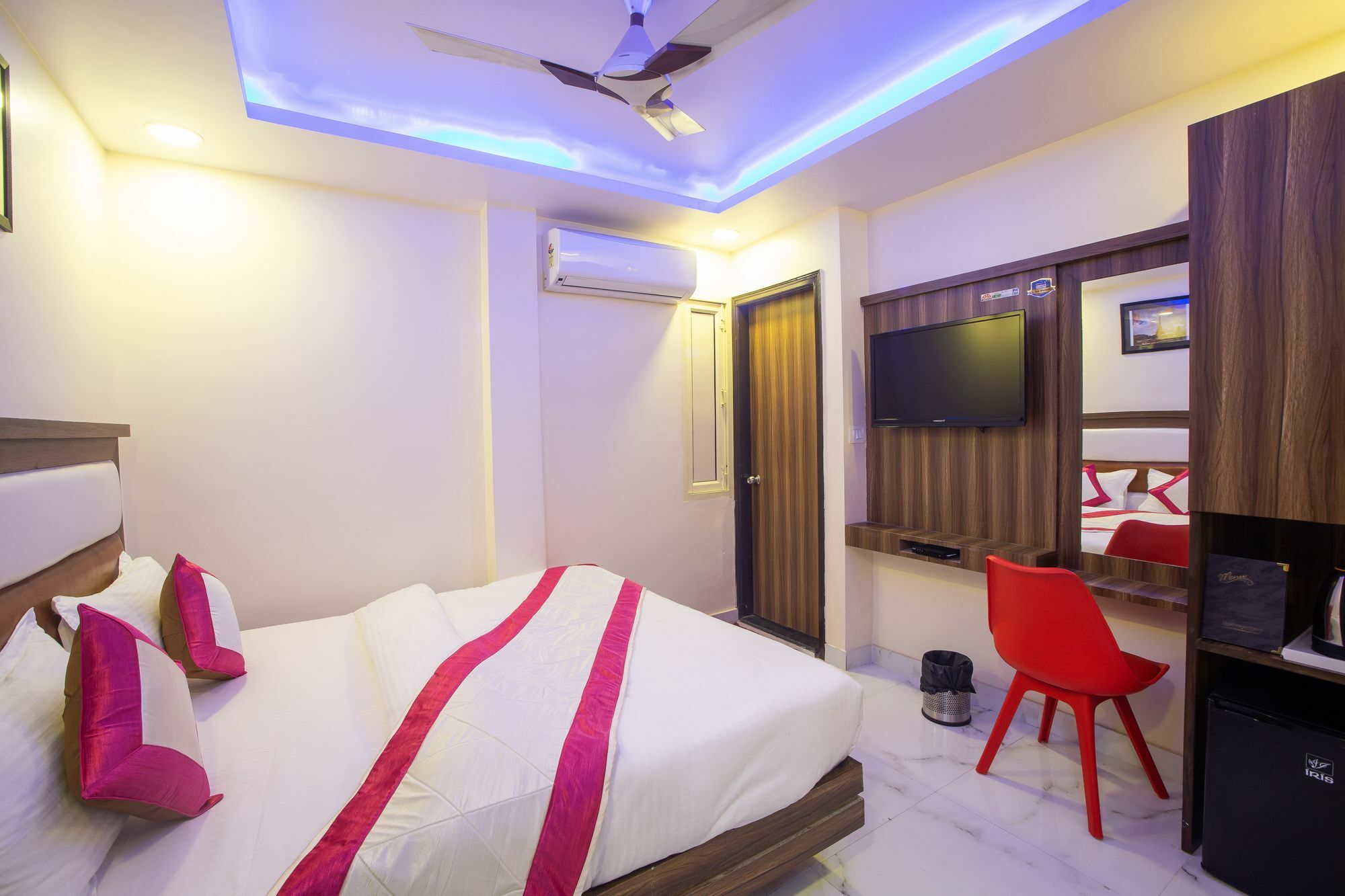 Hotel Sarthak Palace - By Pooja Hospitality New Delhi Exterior photo