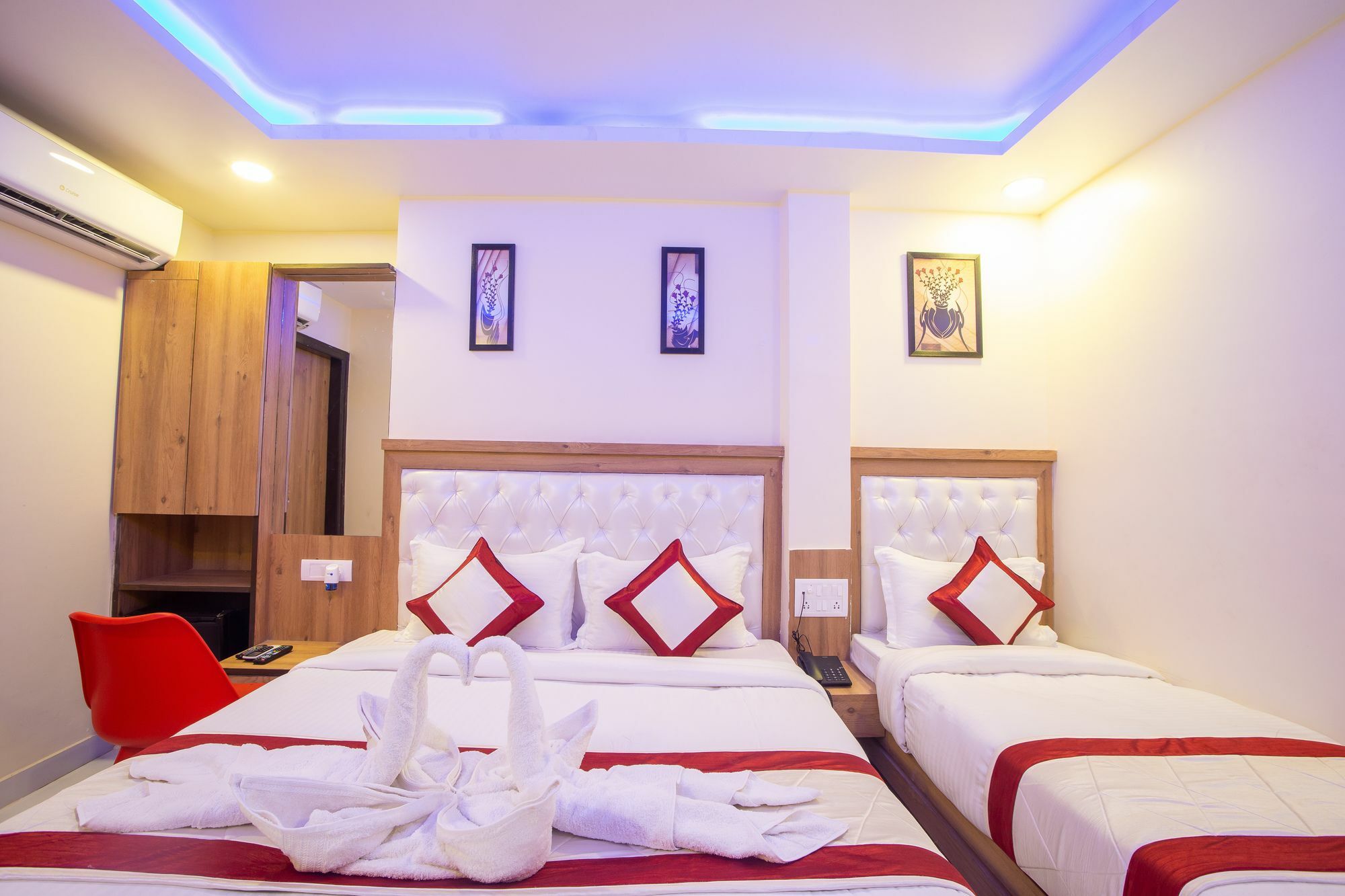 Hotel Sarthak Palace - By Pooja Hospitality New Delhi Exterior photo