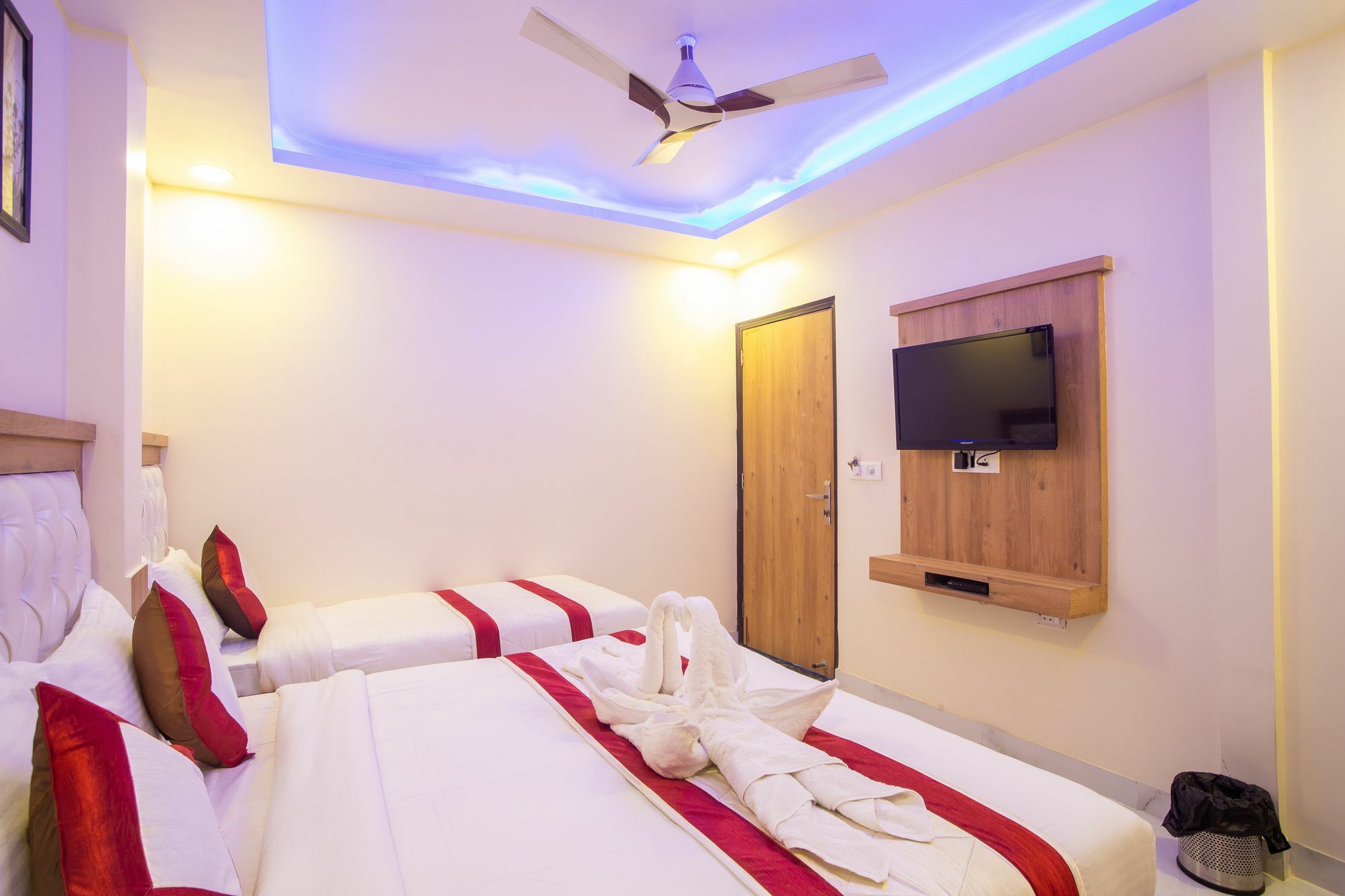 Hotel Sarthak Palace - By Pooja Hospitality New Delhi Exterior photo