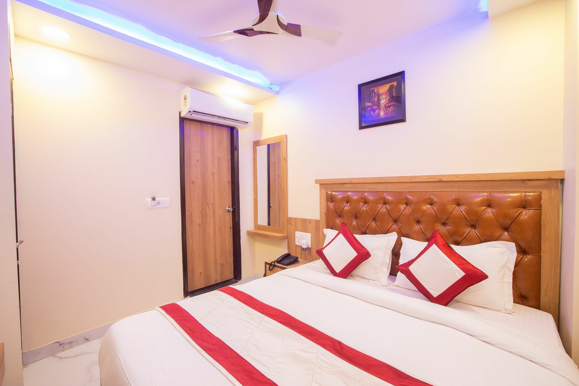 Hotel Sarthak Palace - By Pooja Hospitality New Delhi Exterior photo
