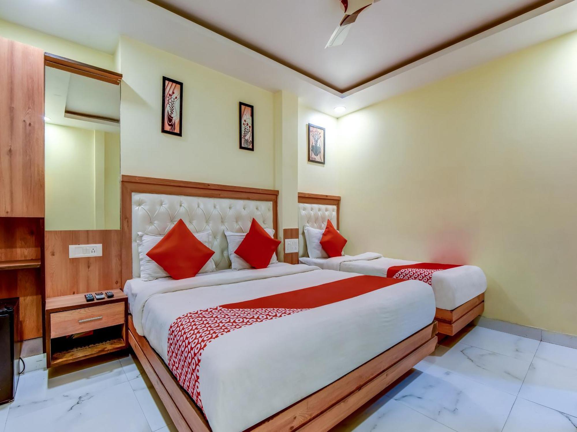 Hotel Sarthak Palace - By Pooja Hospitality New Delhi Exterior photo